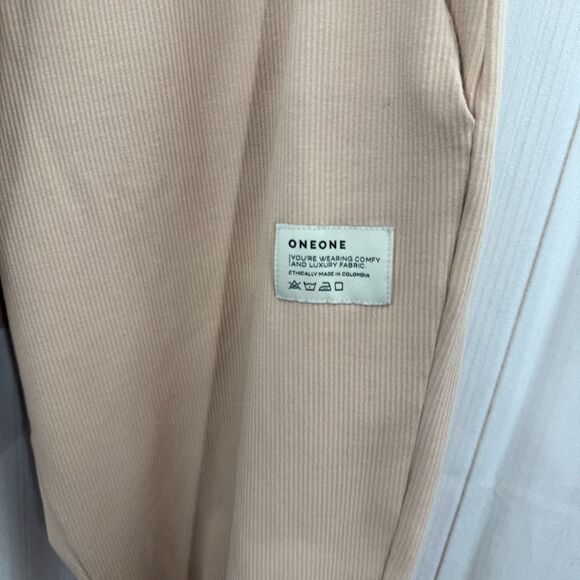 OneOne Women’s Medium Tan Ribbed Jogger Pants New - Picture 2 of 7